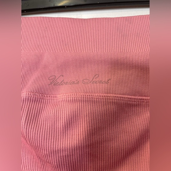 Victoria Secret Ribbed Seamless Legging size small - Picture 2 of 7